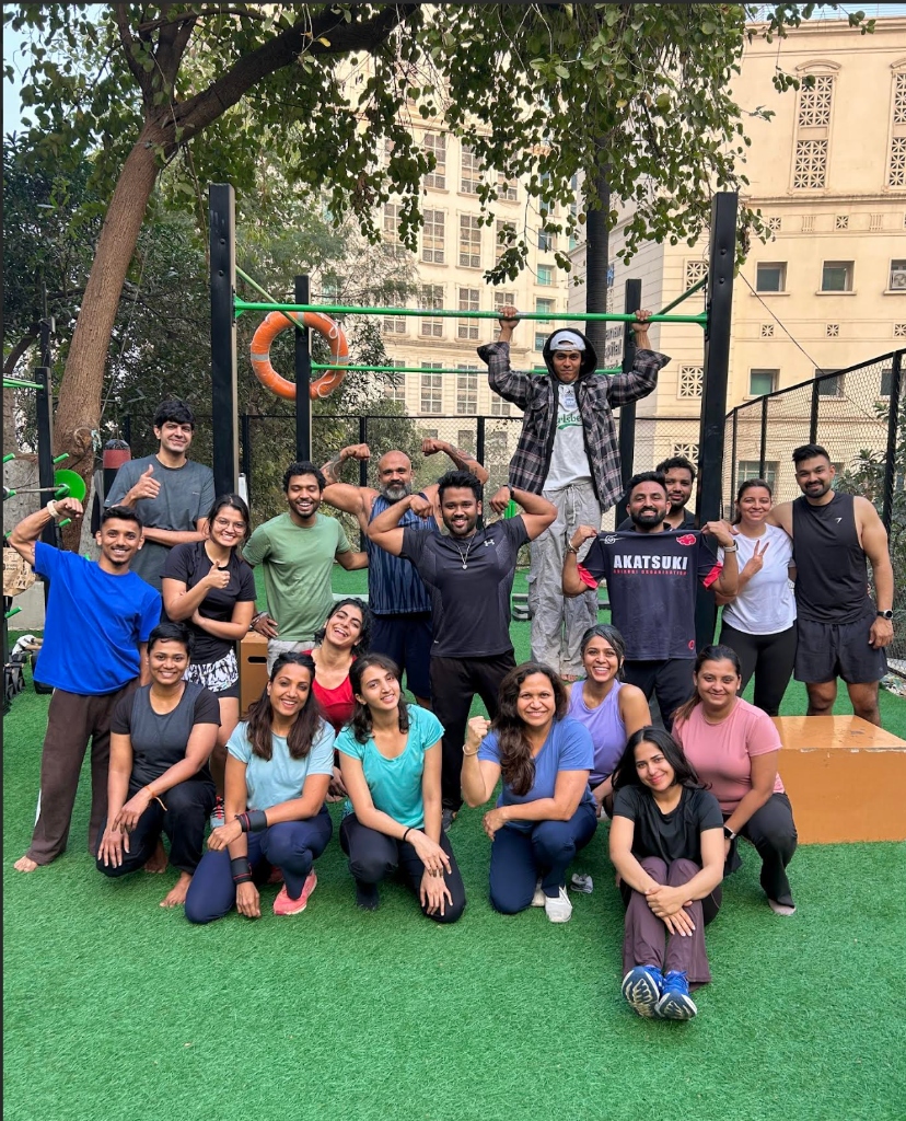 Elysium athlete on pull-up bar